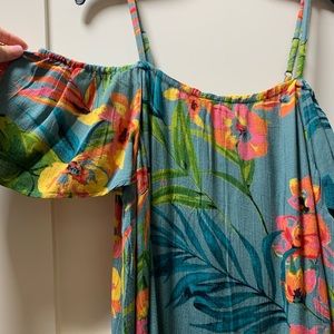 Billabong off the shoulders tank